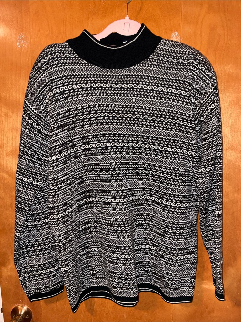 Vintage Liz sport Black & White Patterned Crewneck Sweater - Med